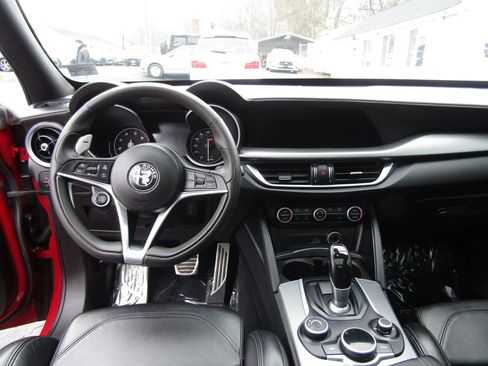 Used 2019 Alfa Romeo Stelvio Ti Sport w/ Quick Order Package 22S Sport AWD/4WD image 22