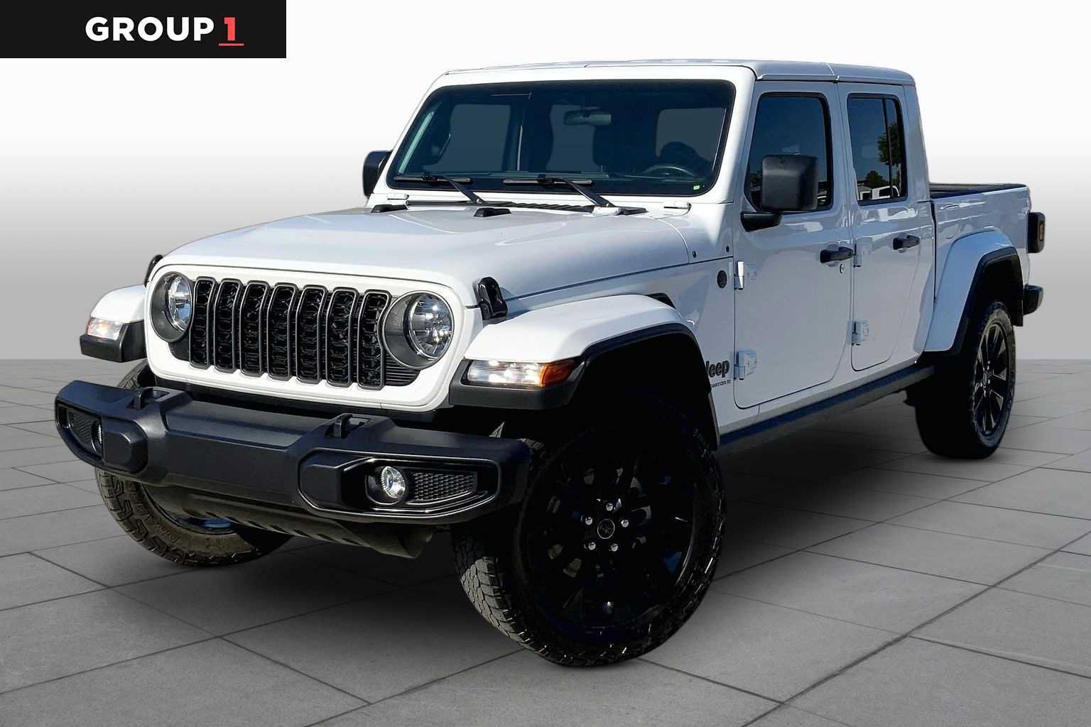 Used 2025 Jeep Gladiator Sport AWD/4WD image 1