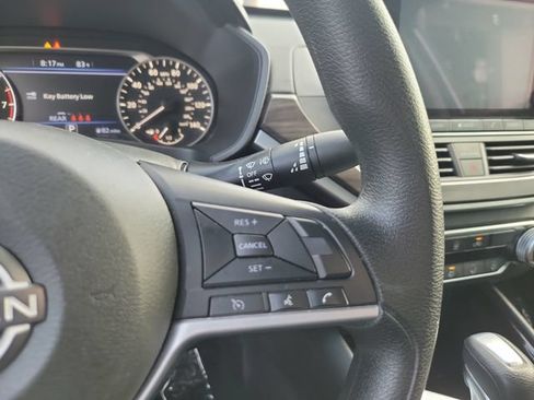 Used 2024 Nissan Altima 2.5 SV FWD image 16