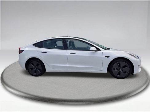Used 2023 Tesla Model 3 Standard Range RWD image 9