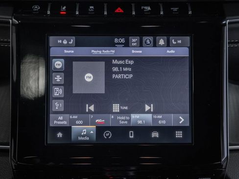 New 2025 Jeep Grand Cherokee Altitude image 21