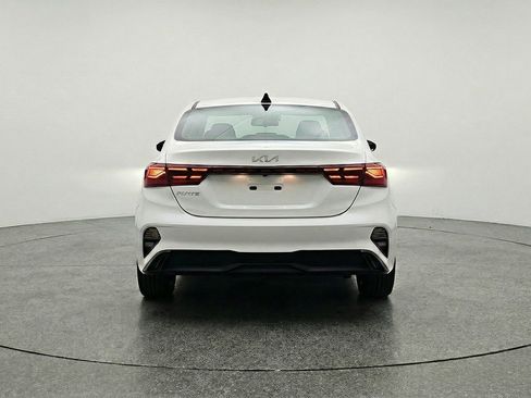 Used 2024 Kia Forte LXS image 7