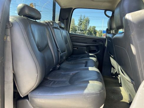 Used 2004 Chevrolet Silverado 3500 4x4 Crew Cab w/ Heavy-Duty Power Package image 12