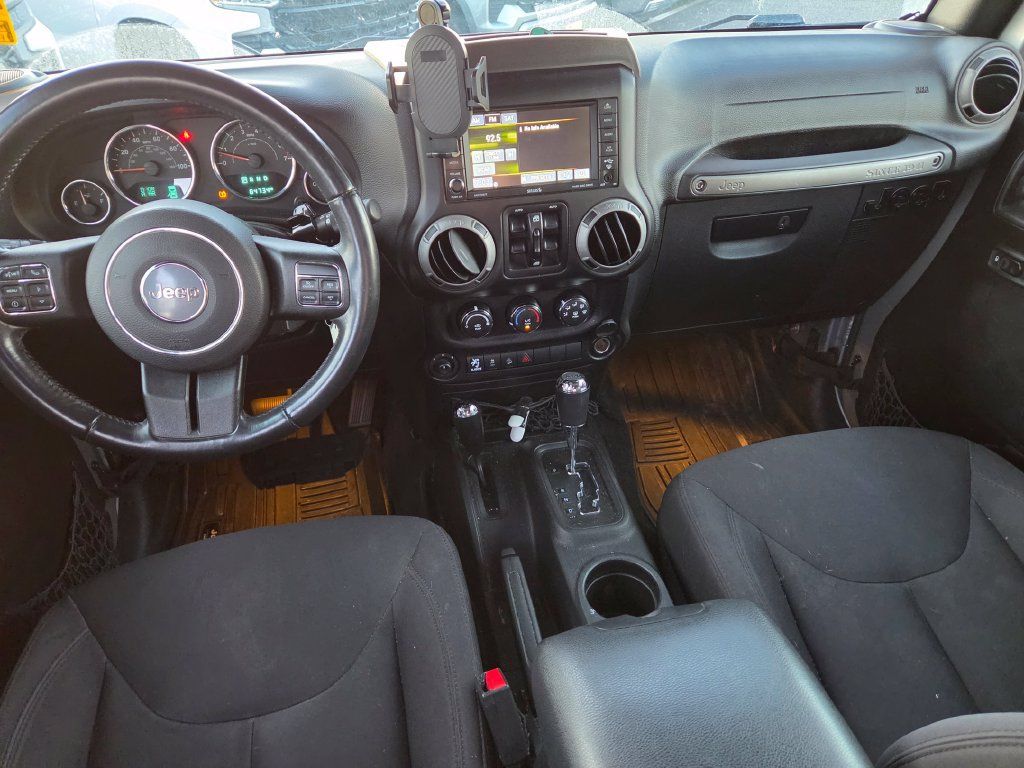 Used 2015 Jeep Wrangler Unlimited Sport w/ Quick Order Package 24S AWD/4WD image 3