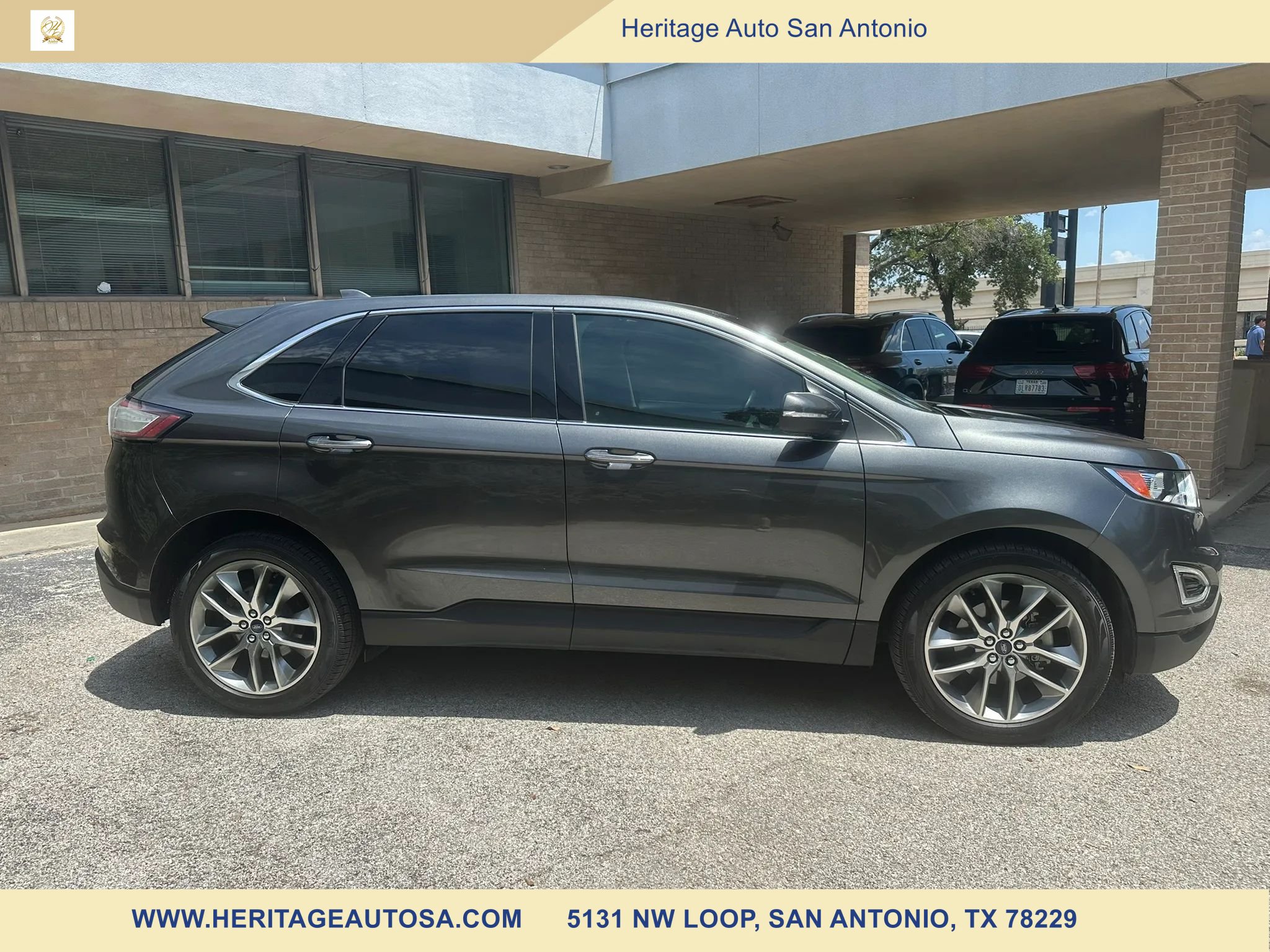Used 2016 Ford Edge Titanium FWD image 4