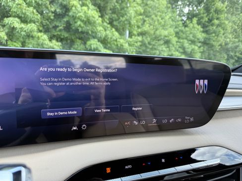 New 2025 Buick Enclave Preferred w/ Power Package image 26