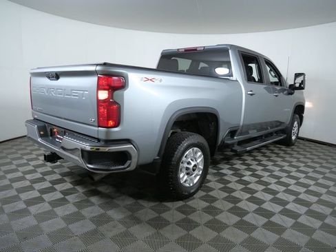 Used 2024 Chevrolet Silverado 2500 LT AWD/4WD image 5