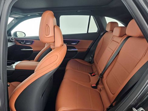 Used 2026 Mercedes-Benz GLC 300 image 16