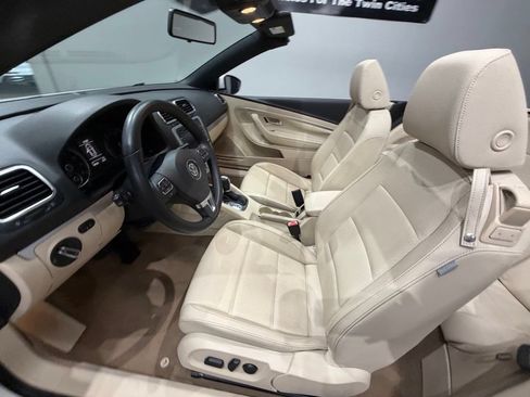 Used 2013 Volkswagen Eos Komfort FWD image 23