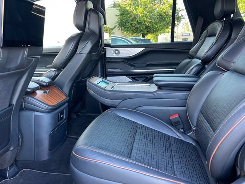 Used 2025 Lincoln Navigator Black Label AWD/4WD image 12