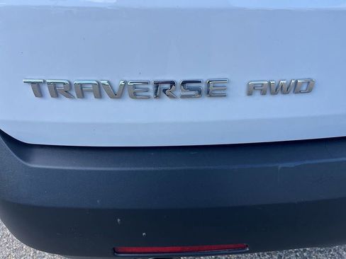 Used 2023 Chevrolet Traverse LS w/ Safety Package image 13