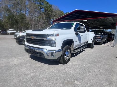 Used 2025 Chevrolet Silverado 3500 LT w/ Safety Package image 3