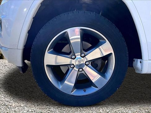 Used 2014 Jeep Grand Cherokee Overland w/ Advanced Technology Group AWD/4WD image 9