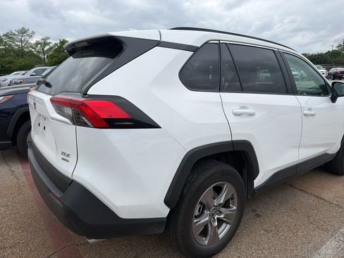 Used 2025 Toyota RAV4 XLE image 6