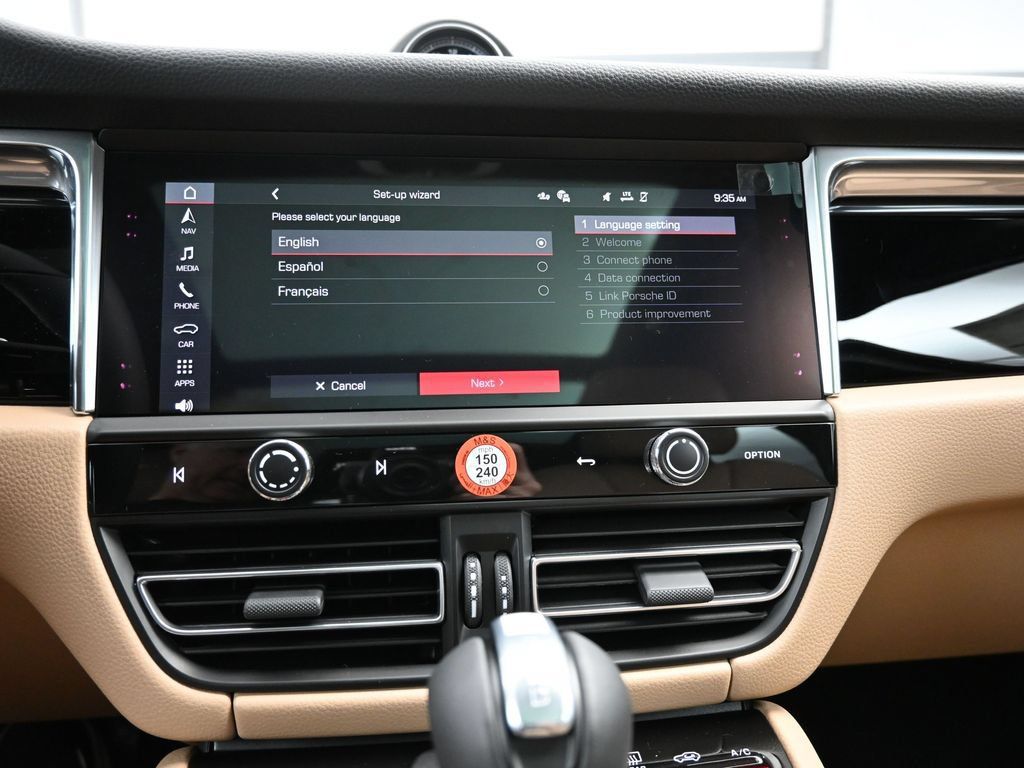 Certified 2026 Porsche Macan AWD/4WD image 8