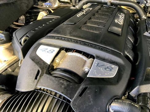 Used 2015 Porsche Cayenne Turbo image 33