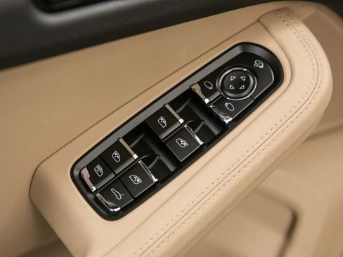 New 2026 Porsche Macan AWD/4WD image 24