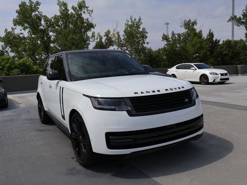 Used 2025 Land Rover Range Rover SE AWD/4WD image 5