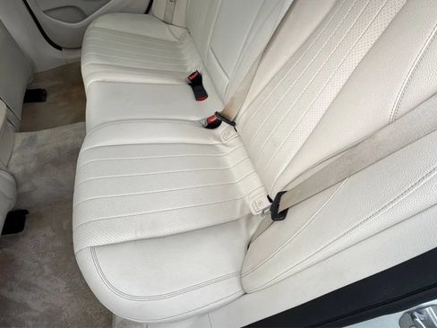 Used 2018 Mercedes-Benz E 300 image 24