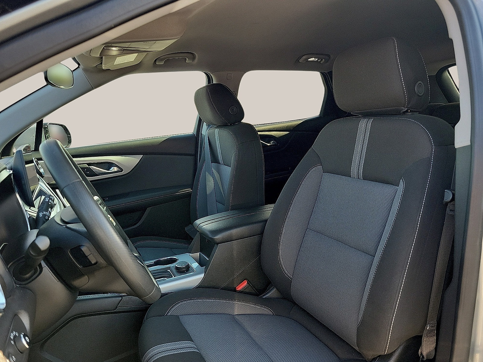 Used 2025 Chevrolet Blazer LT FWD image 11