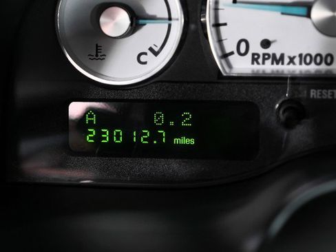 Used 2004 Ford Thunderbird image 20