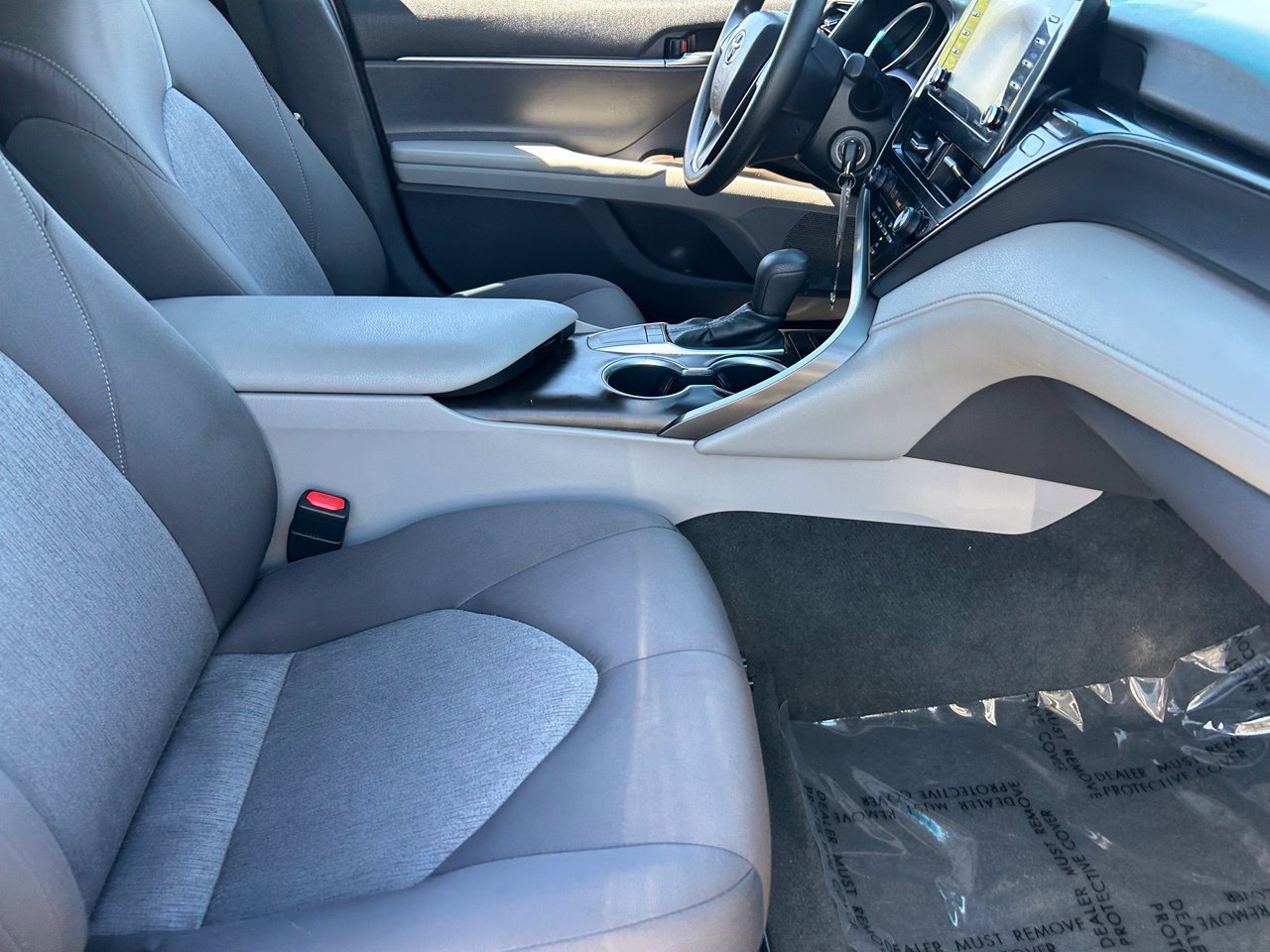 Used 2022 Toyota Camry LE w/ Carpet Mat Package (TMS) FWD image 12
