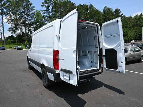 Used 2025 Mercedes-Benz Sprinter 2500 image 29