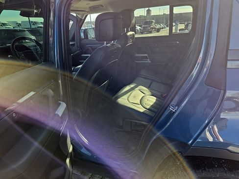 Used 2020 Land Rover Defender 110 HSE image 17