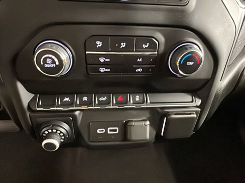 Used 2022 Chevrolet Silverado 1500 Custom AWD/4WD image 24