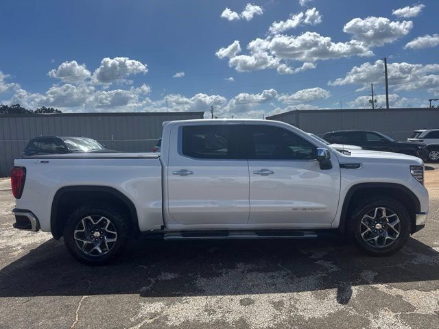 Used 2022 GMC Sierra 1500 SLT AWD/4WD image 2