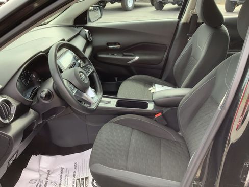 Used 2021 Nissan Kicks SV FWD image 10