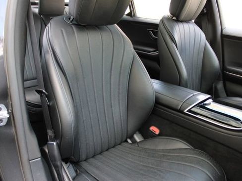 Used 2022 Mercedes-Benz S 500 4MATIC w/ AMG Line Package image 13