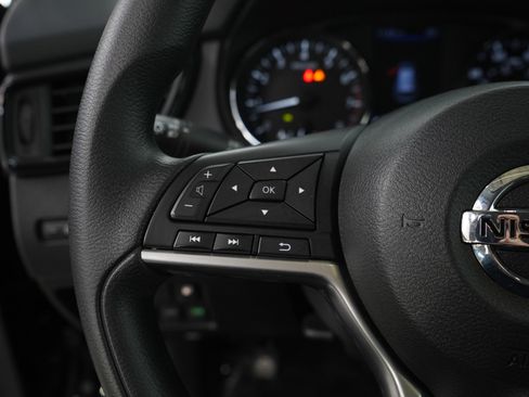 Used 2018 Nissan Rogue S image 18