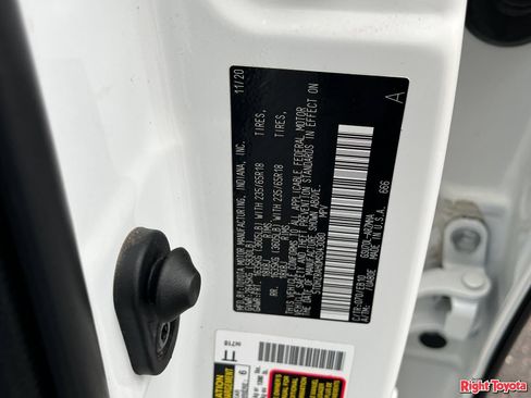 Certified 2021 Toyota Highlander XLE FWD image 34