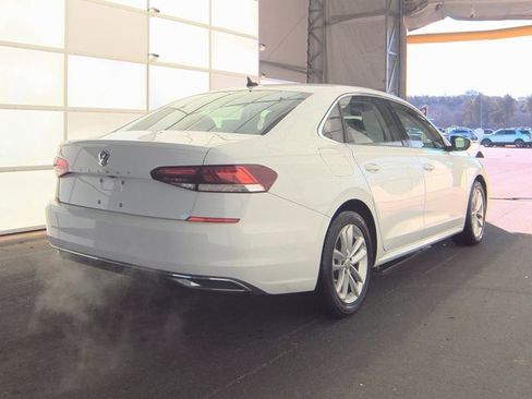 Used 2020 Volkswagen Passat 2.0T SE image 2