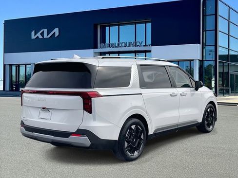 New 2026 Kia Carnival EX image 11