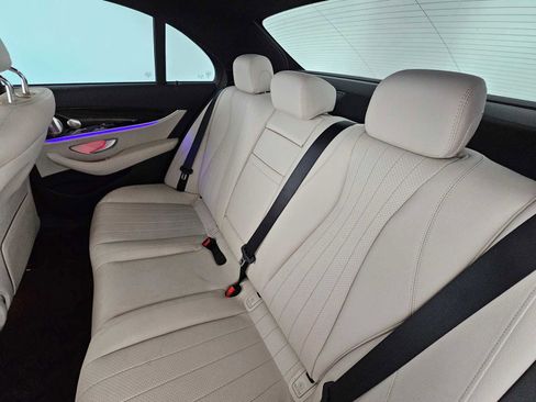Used 2023 Mercedes-Benz E 350 Sedan image 17