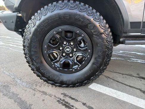 Used 2023 Ford Bronco Wildtrak image 19