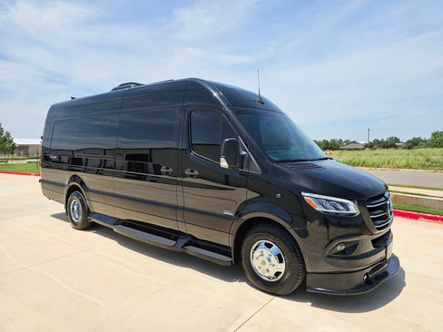 Used 2019 Mercedes-Benz Sprinter 3500 image 13