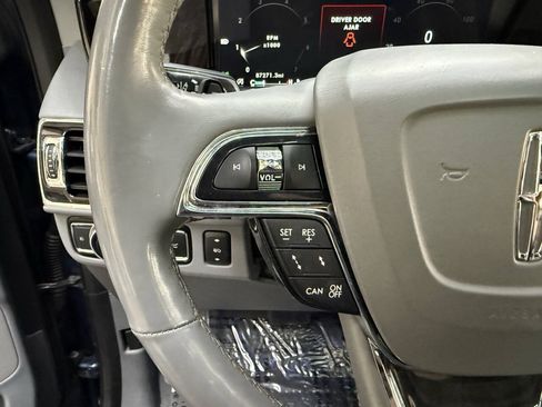 Used 2019 Lincoln Navigator Reserve AWD/4WD image 25