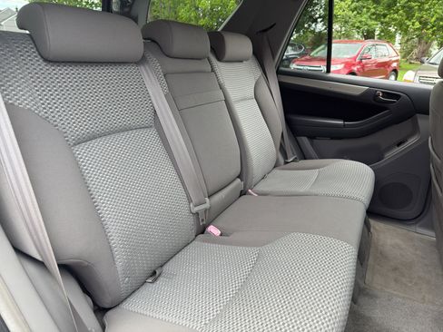 Used 2008 Toyota 4Runner SR5 AWD/4WD image 16