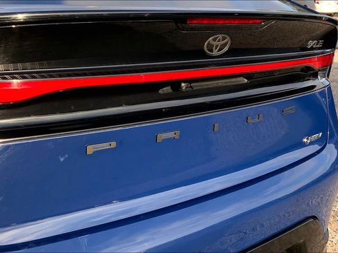 Used 2024 Toyota Prius XLE AWD/4WD image 31