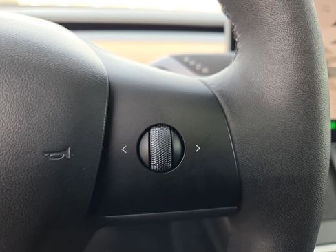 Used 2024 Tesla Model Y Long Range image 22