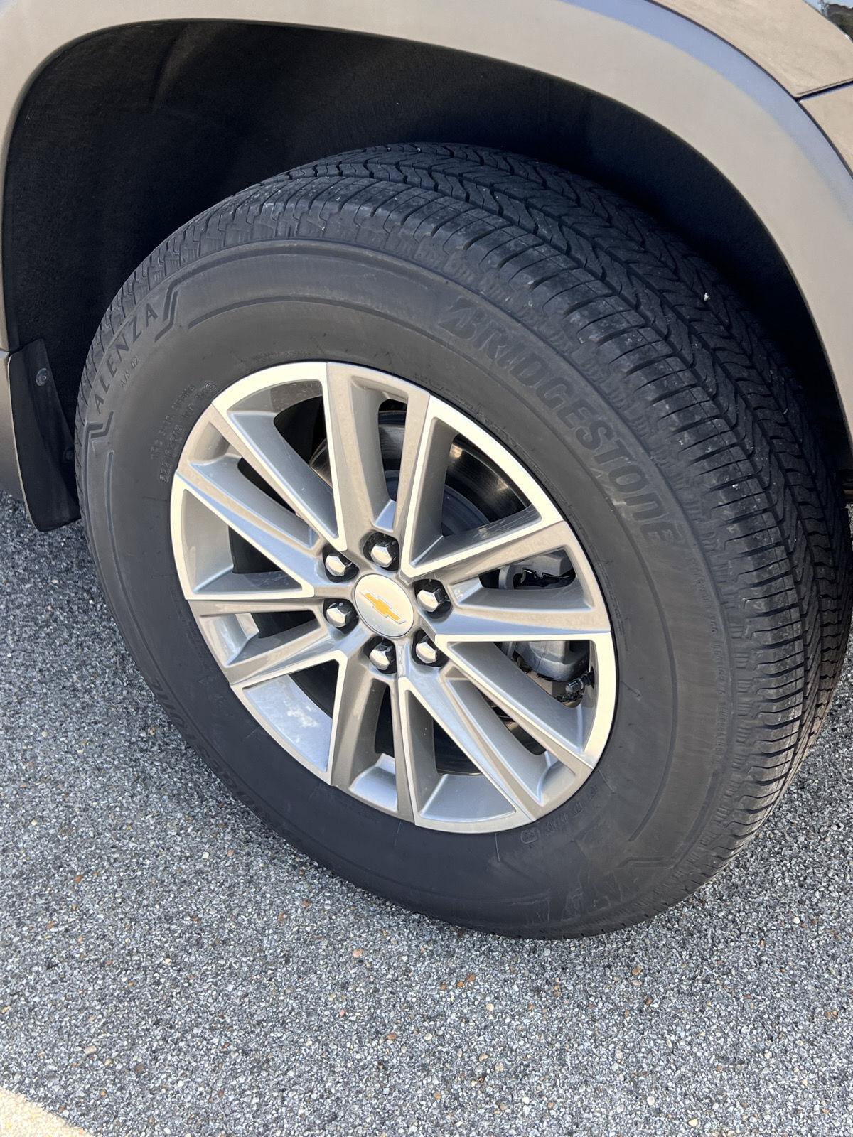 Used 2024 Chevrolet Traverse LT FWD image 40