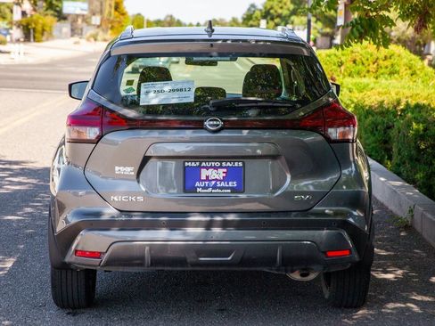 Used 2023 Nissan Kicks SV image 6