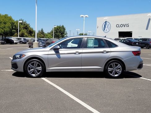 Used 2022 Volkswagen Jetta SE FWD image 9