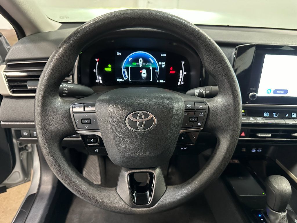 Used 2025 Toyota Camry LE FWD image 66