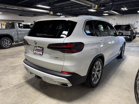 Used 2026 BMW X5 xDrive40i AWD/4WD image 3