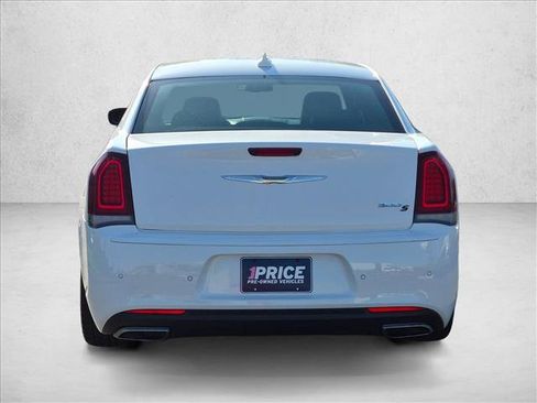 Used 2015 Chrysler 300 S RWD image 7