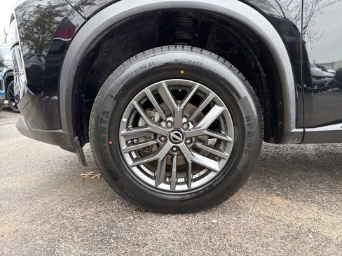 Used 2023 Nissan Rogue S image 28